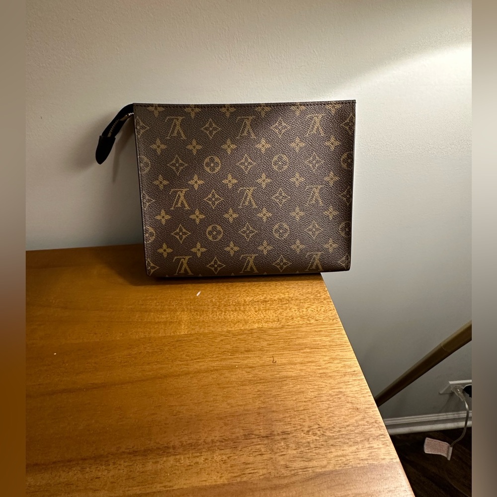 Louis Vuitton Women’s Clutch